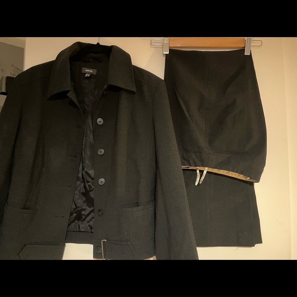 Suit set (blazer and pants)